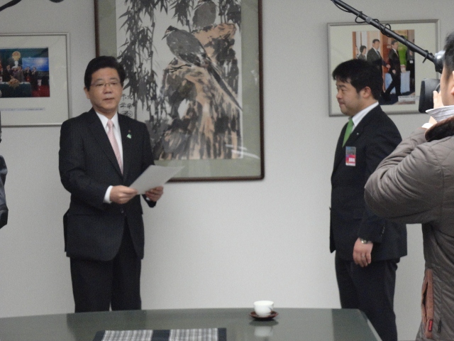 市長訪問(がれき受入提言書)
