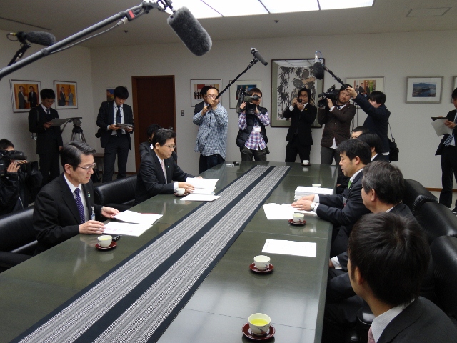 市長訪問(がれき受入提言書)