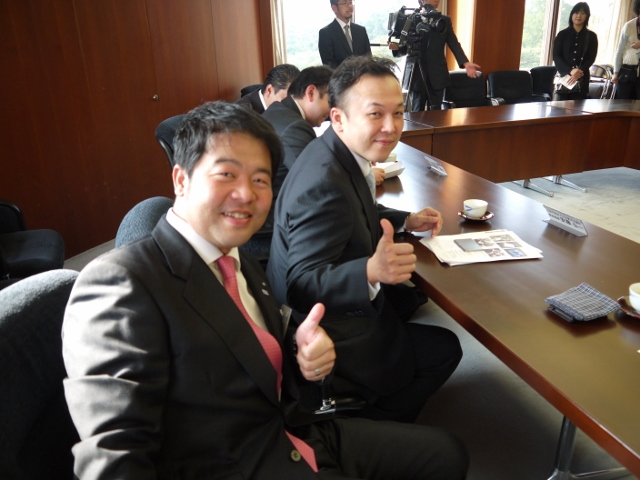 市表敬訪問・記者会見