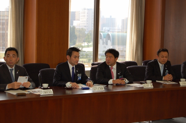 市表敬訪問・記者会見