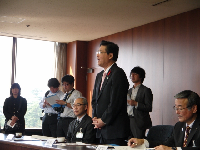 市表敬訪問・記者会見